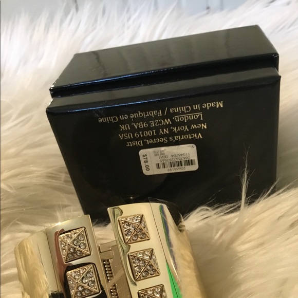 VINTAGE NWT  Victoria Secret Wide Gold / Crystal Hinged Cuff! - Picture 3 of 11